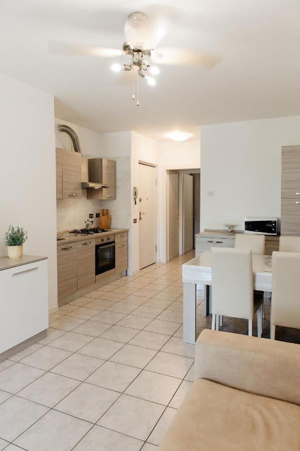 Appartamento Afrodite Desenzano del Garda Exteriör bild
